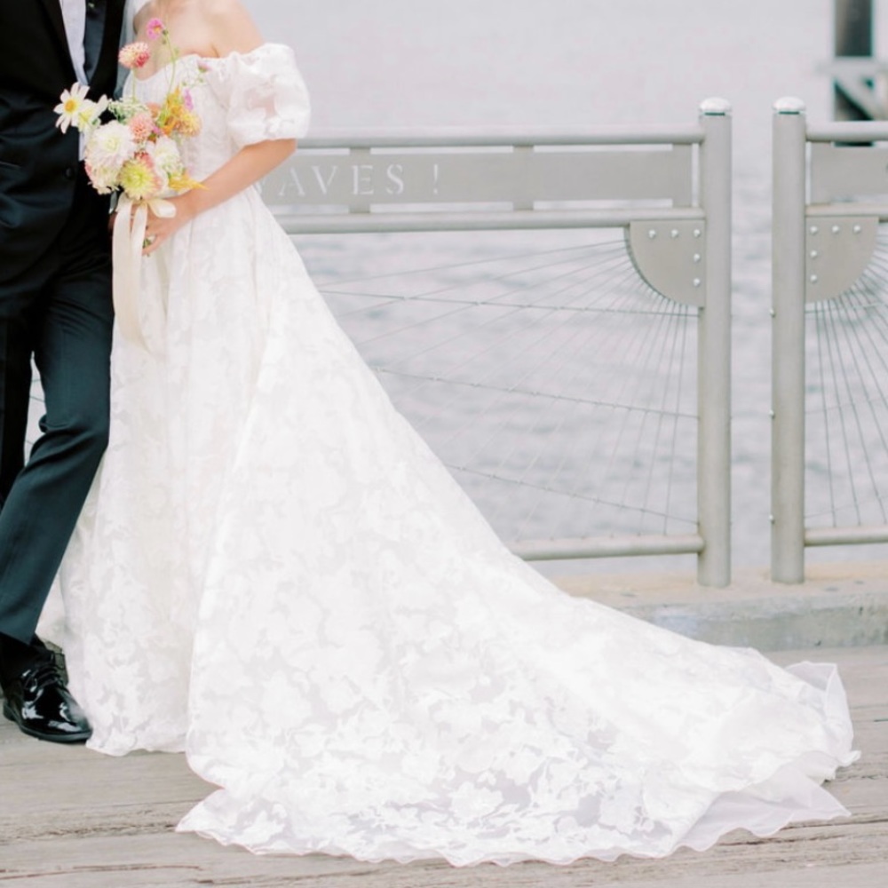 Off Shoulder Volume Sleeve Wedding Dress